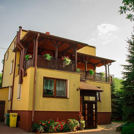 Ferienwohnung Dom Pod Orzechami Nałęczów Exterior foto