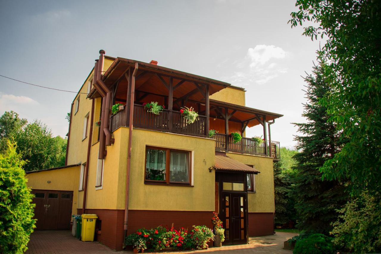 Ferienwohnung Dom Pod Orzechami Nałęczów Exterior foto