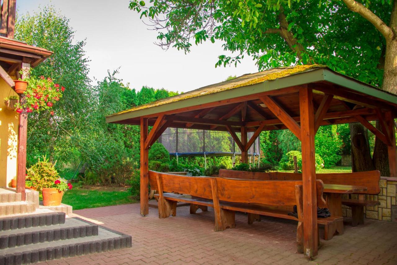 Ferienwohnung Dom Pod Orzechami Nałęczów Exterior foto