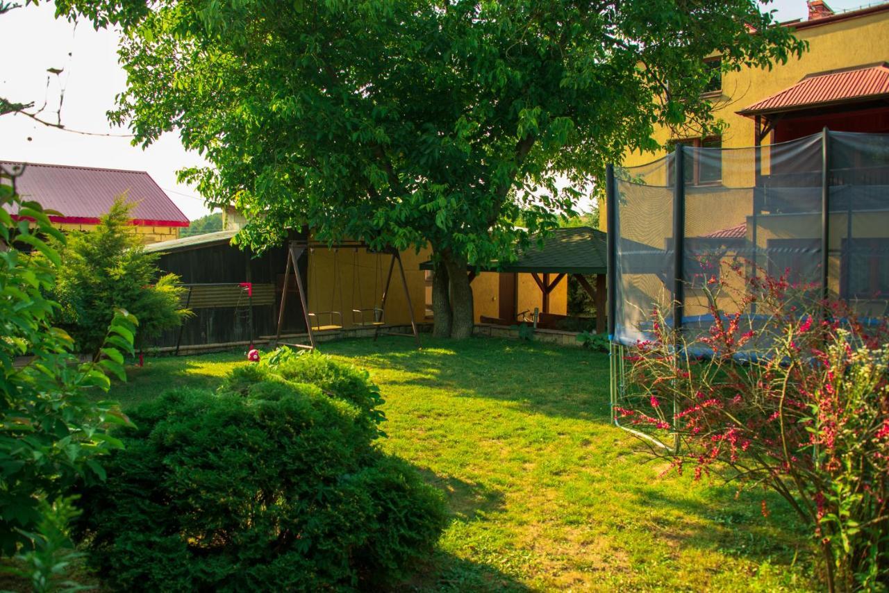 Ferienwohnung Dom Pod Orzechami Nałęczów Exterior foto