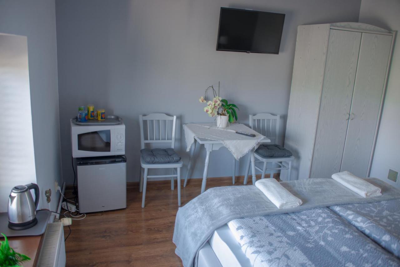 Ferienwohnung Dom Pod Orzechami Nałęczów Exterior foto